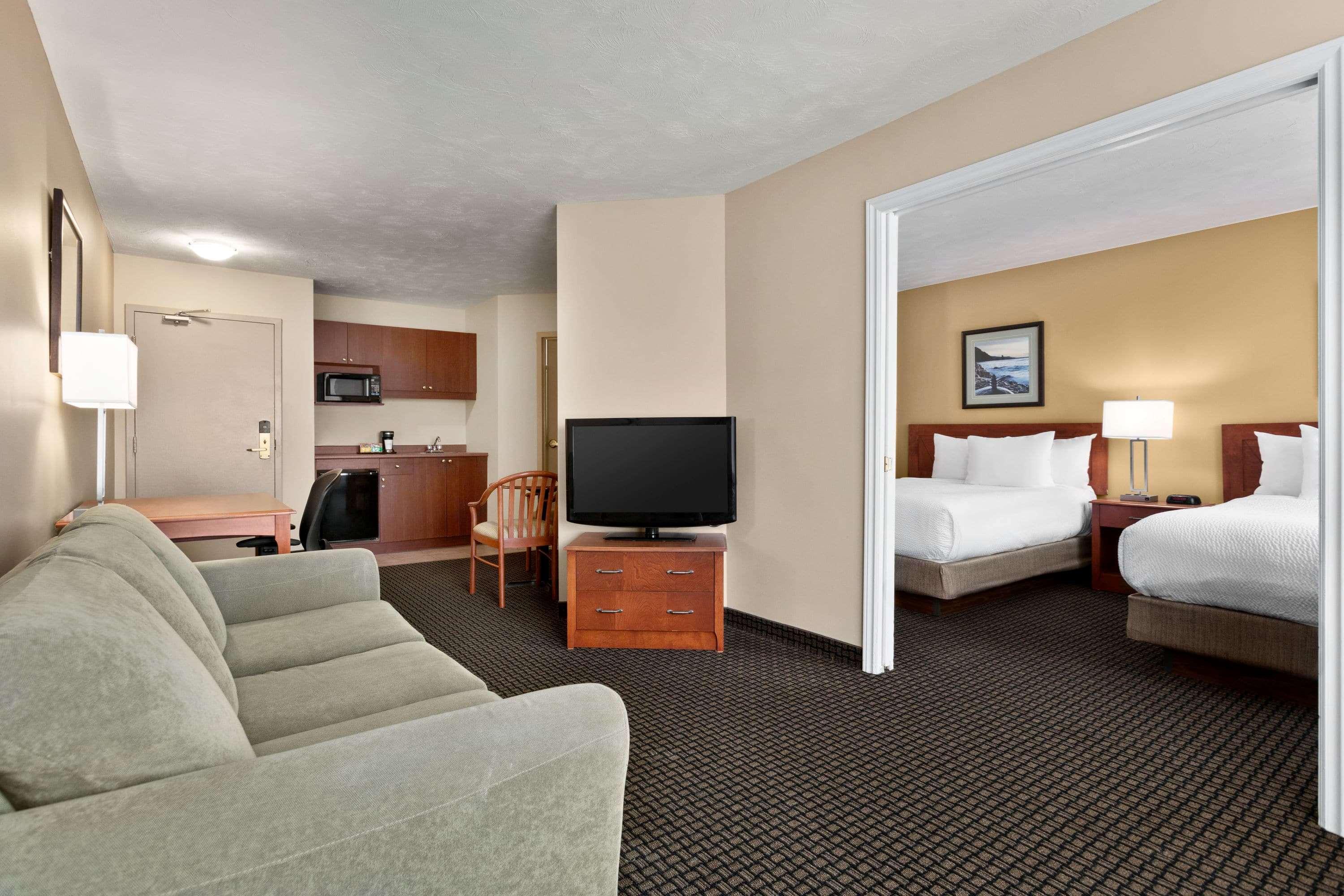 Days Inn & Suites By Wyndham Moncton Exteriör bild