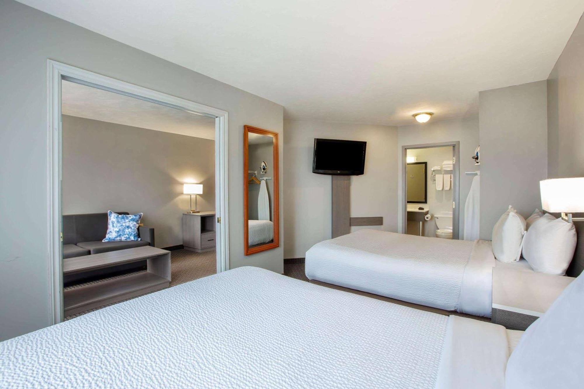 Days Inn & Suites By Wyndham Moncton Exteriör bild