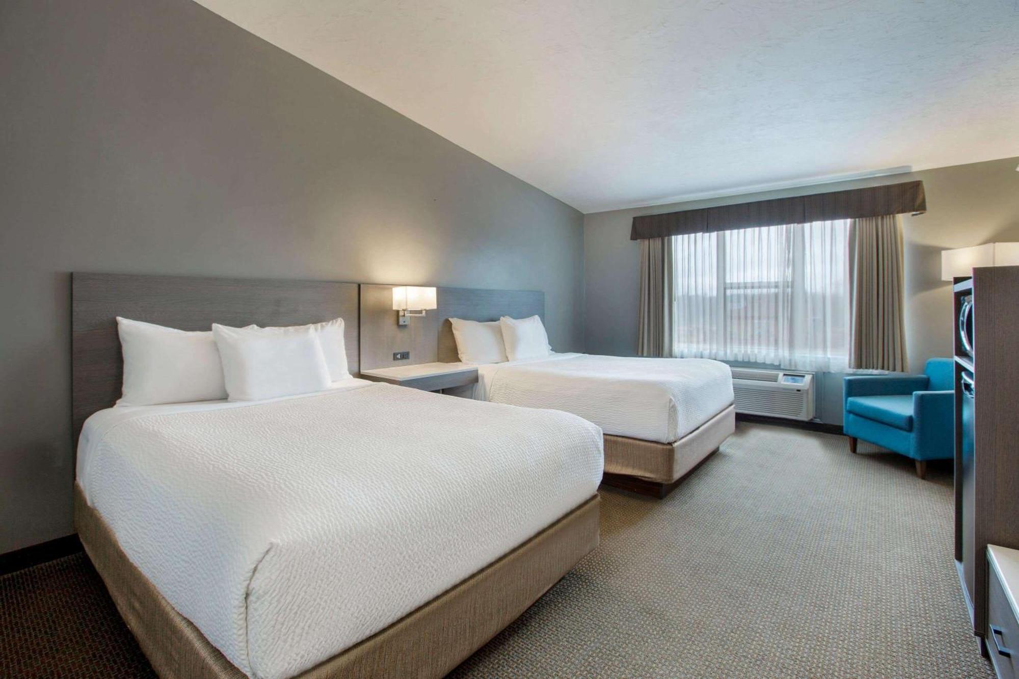 Days Inn & Suites By Wyndham Moncton Exteriör bild