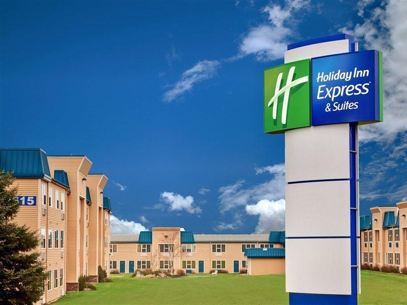 Days Inn & Suites By Wyndham Moncton Exteriör bild