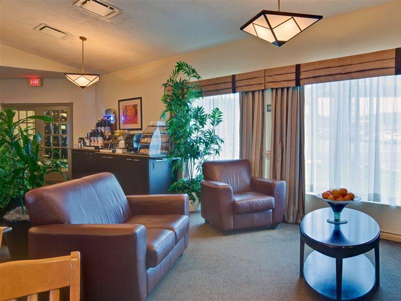 Days Inn & Suites By Wyndham Moncton Exteriör bild
