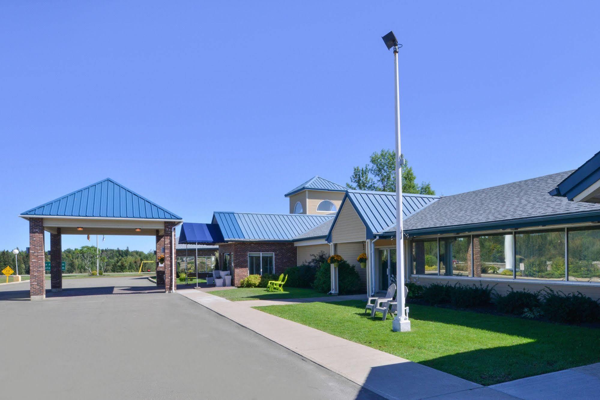 Days Inn & Suites By Wyndham Moncton Exteriör bild